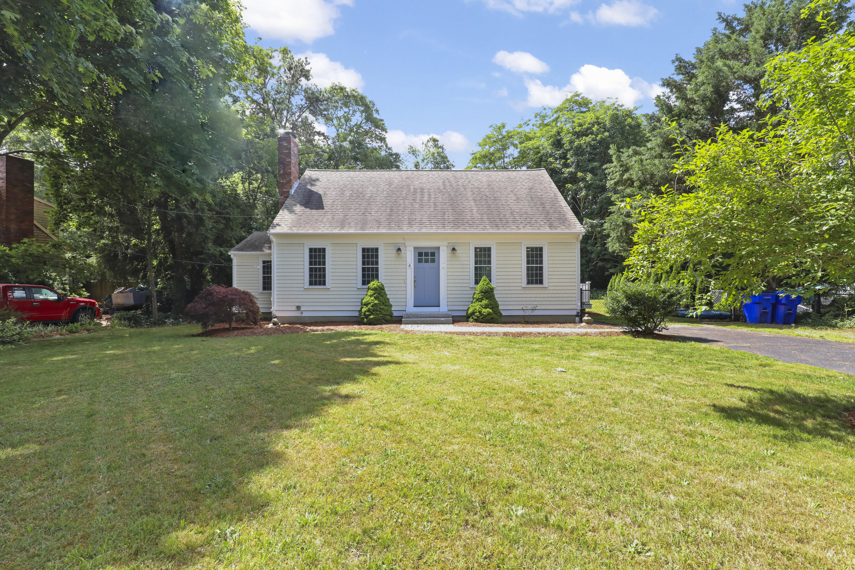 4 Thom Avenue MA 02532