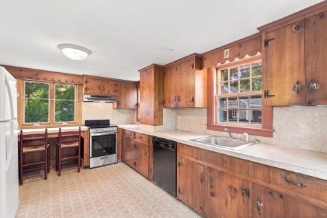 170 Lakeview Avenue Falmouth MA 02540