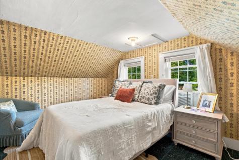 170 Lakeview Avenue Falmouth MA 02540