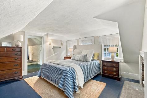 170 Lakeview Avenue Falmouth MA 02540