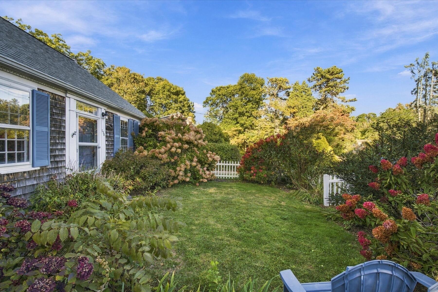 170 Lakeview Avenue Falmouth MA 02540