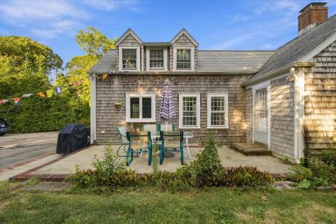170 Lakeview Avenue Falmouth MA 02540