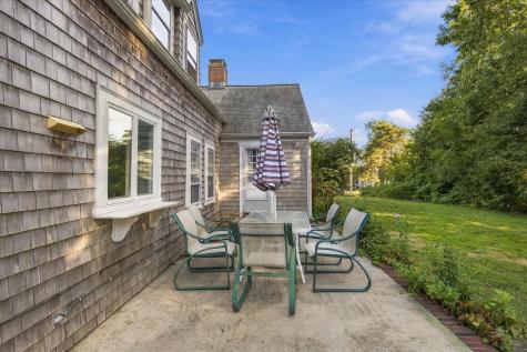 170 Lakeview Avenue Falmouth MA 02540