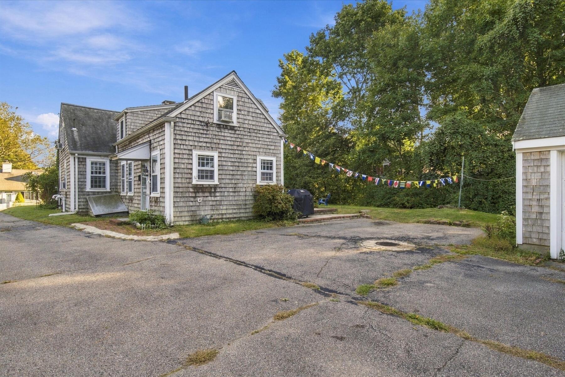 170 Lakeview Avenue Falmouth MA 02540