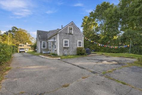 170 Lakeview Avenue Falmouth MA 02540