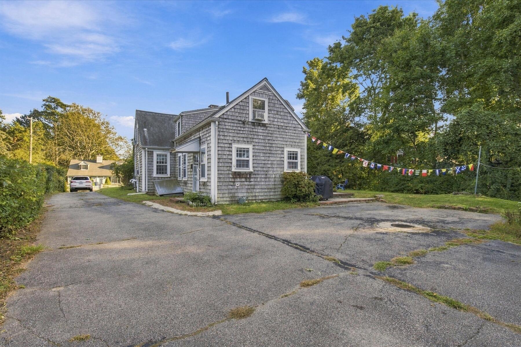 170 Lakeview Avenue Falmouth MA 02540