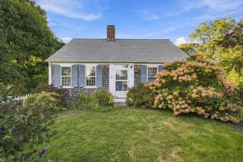 170 Lakeview Avenue Falmouth MA 02540