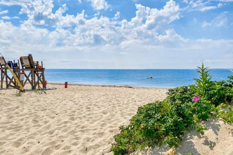 170 Lakeview Avenue Falmouth MA 02540