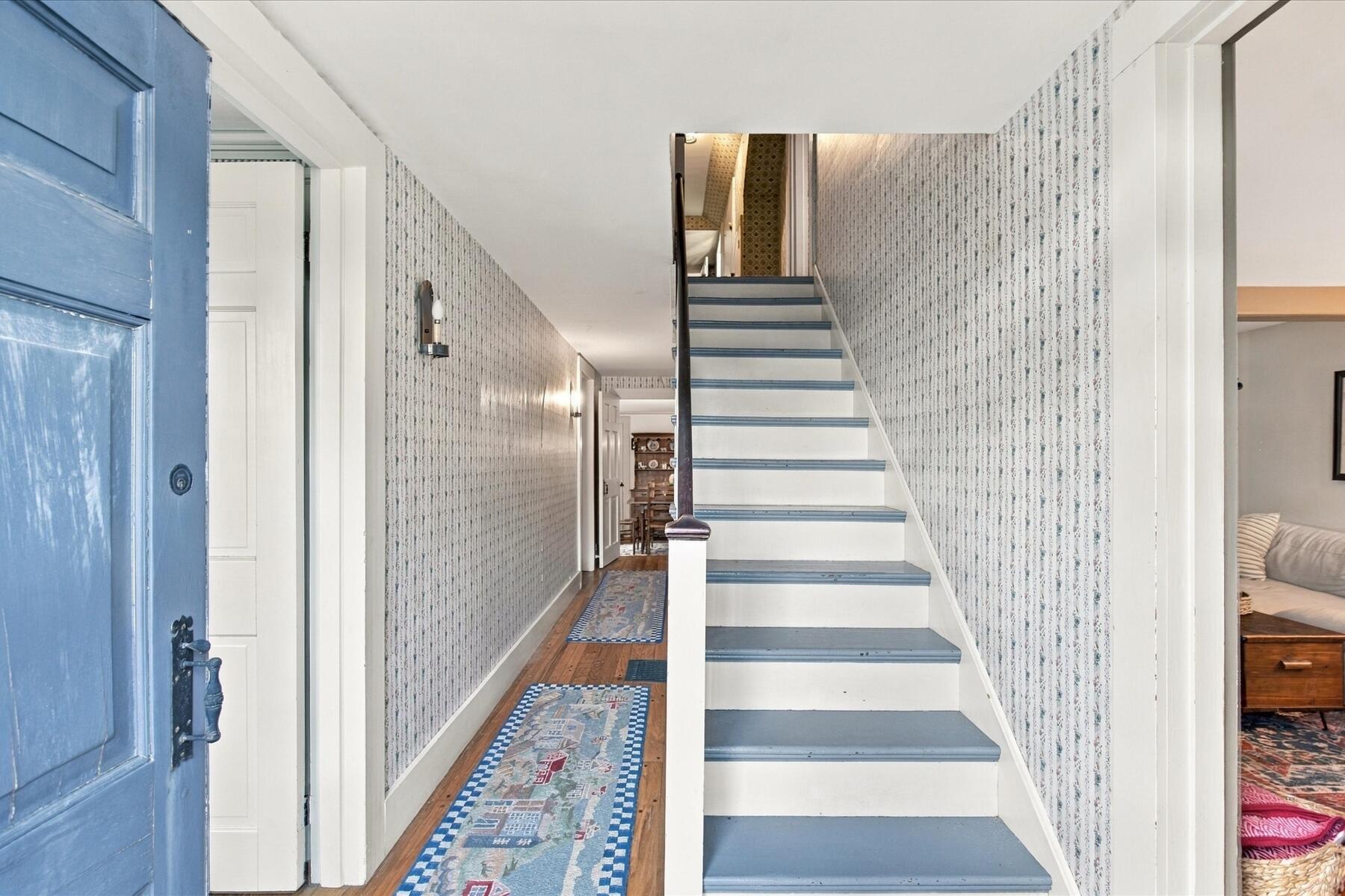 170 Lakeview Avenue Falmouth MA 02540