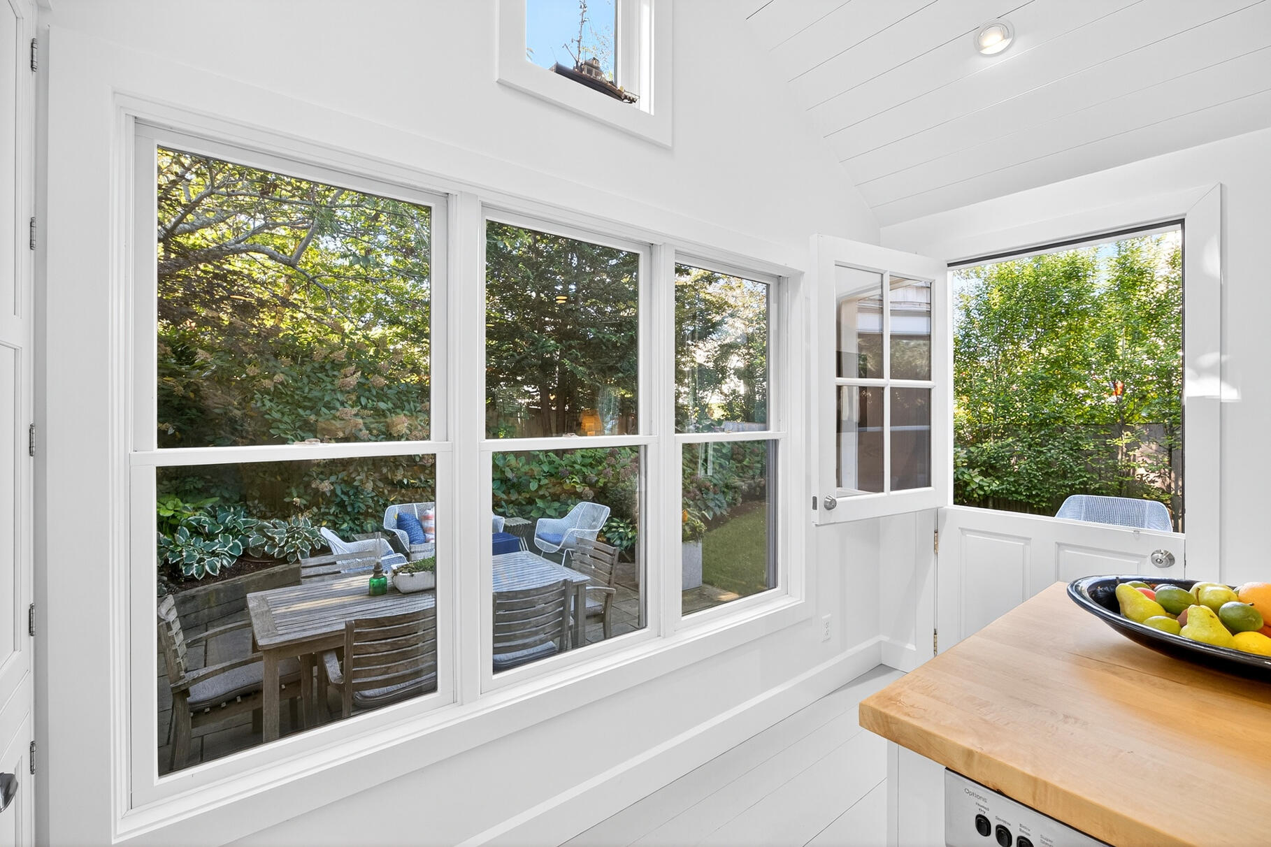 26 Cottage Street Provincetown MA 02657