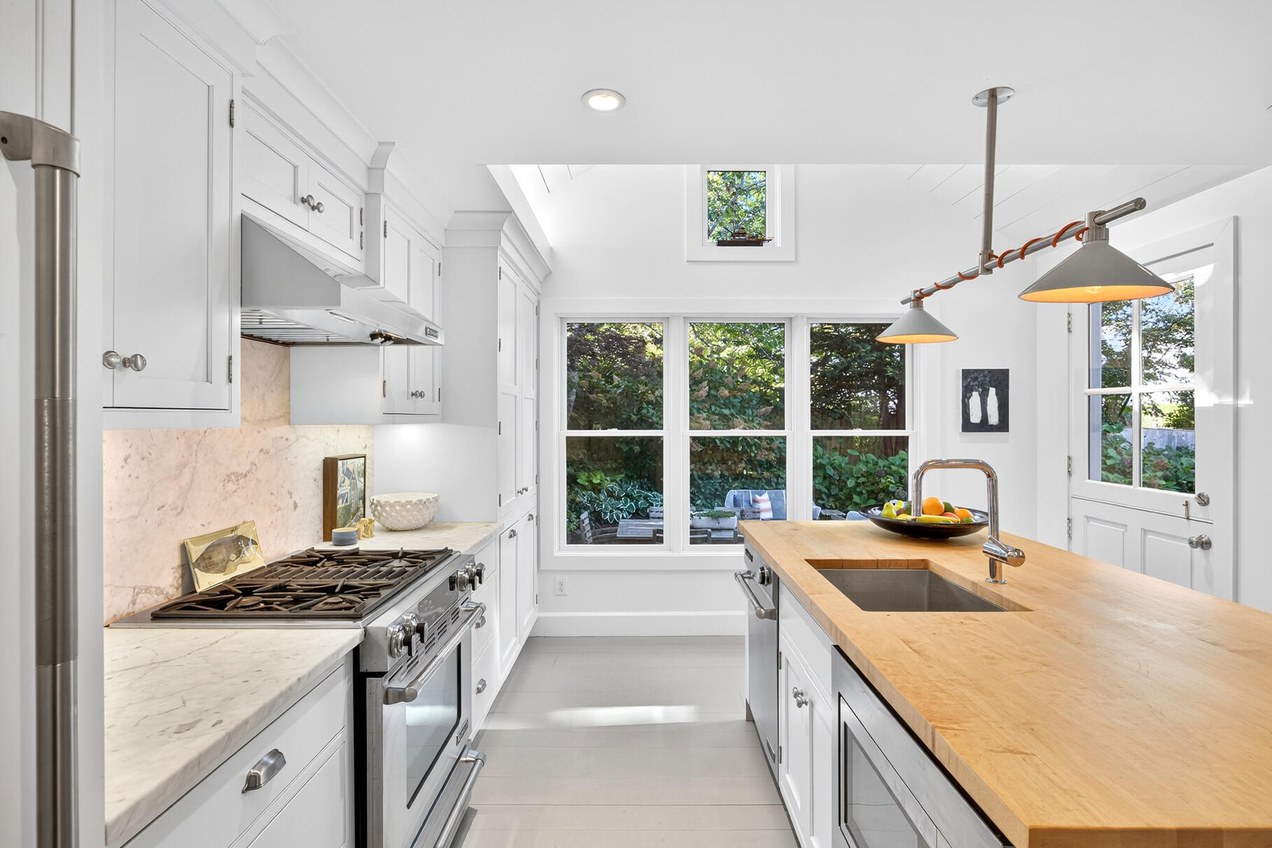 26 Cottage Street Provincetown MA 02657