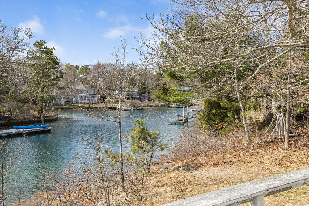 24 Spoondrift Way Mashpee MA 02649