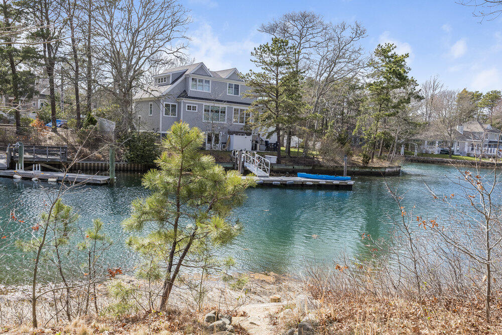 24 Spoondrift Way Mashpee MA 02649