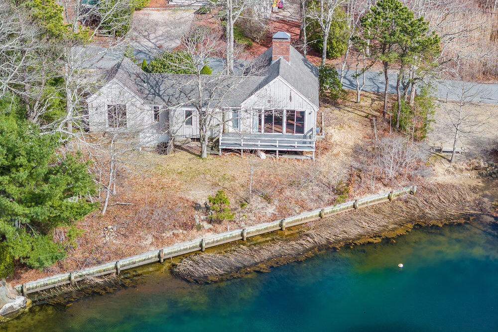 24 Spoondrift Way Mashpee MA 02649