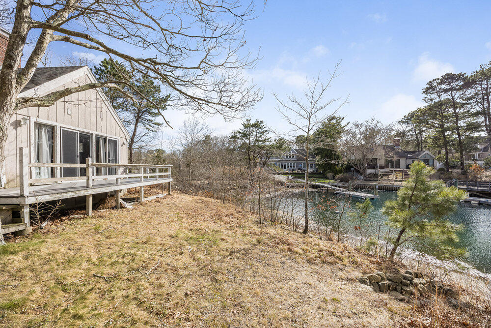 24 Spoondrift Way Mashpee MA 02649