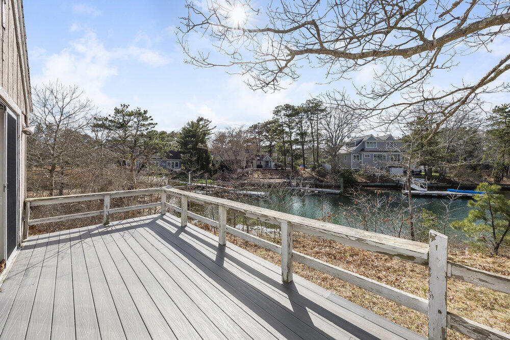 24 Spoondrift Way Mashpee MA 02649