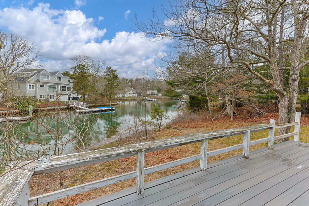 24 Spoondrift Way Mashpee MA 02649