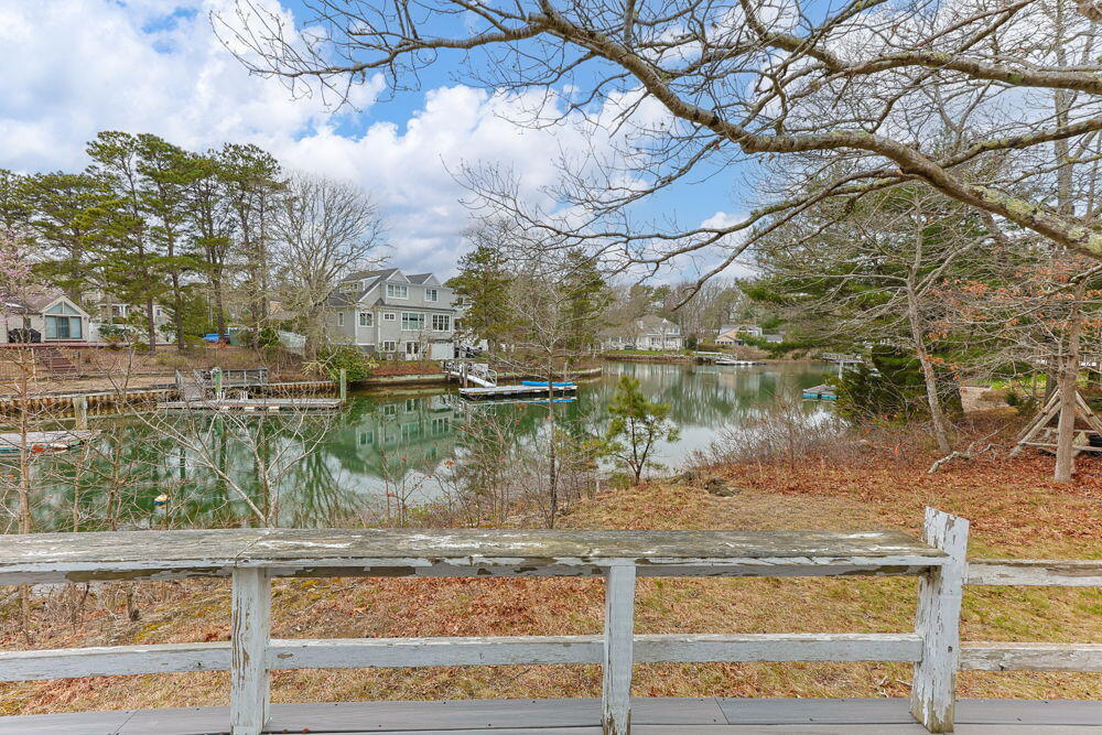 24 Spoondrift Way Mashpee MA 02649