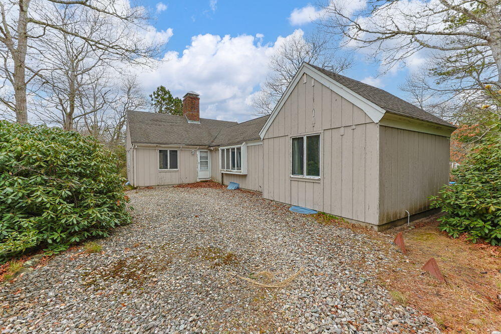 24 Spoondrift Way Mashpee MA 02649