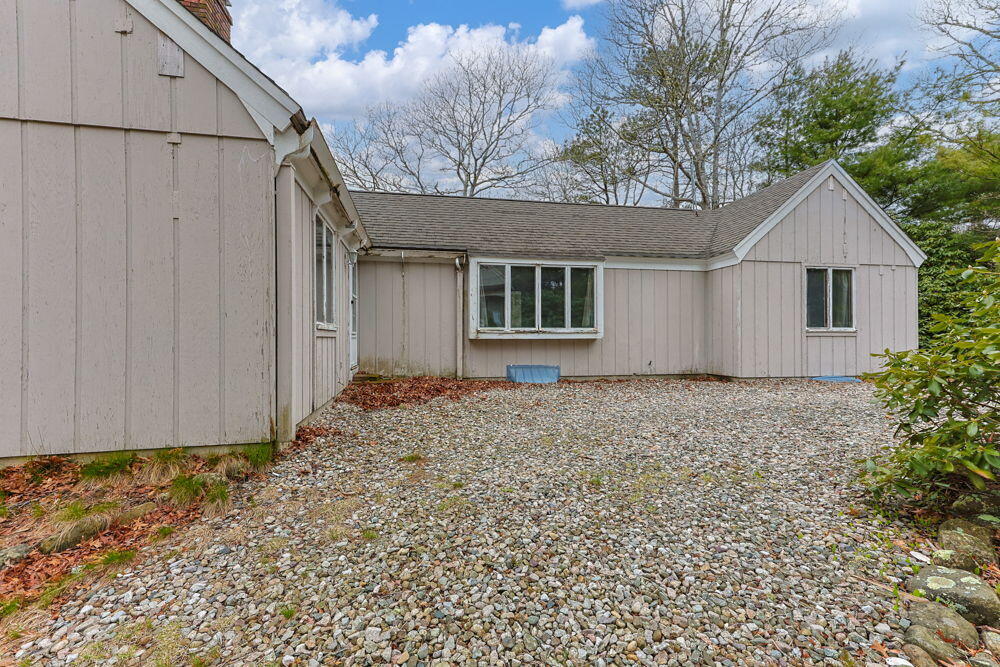 24 Spoondrift Way Mashpee MA 02649