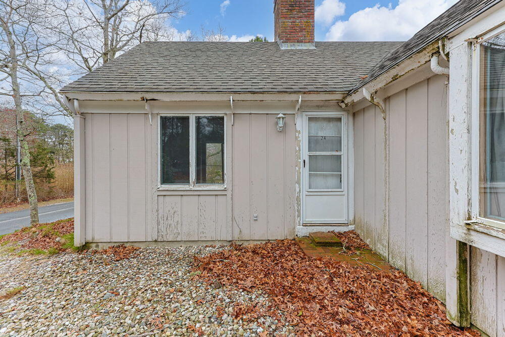 24 Spoondrift Way Mashpee MA 02649