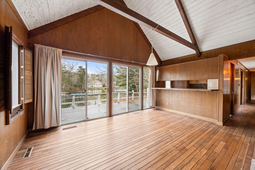 24 Spoondrift Way Mashpee MA 02649