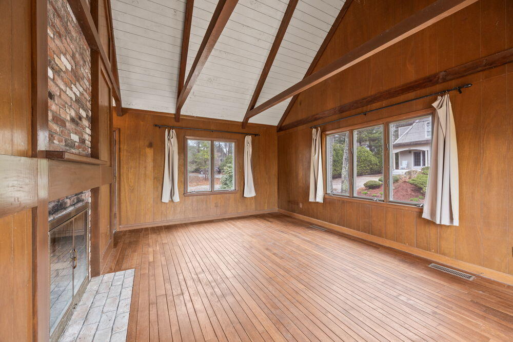 24 Spoondrift Way Mashpee MA 02649