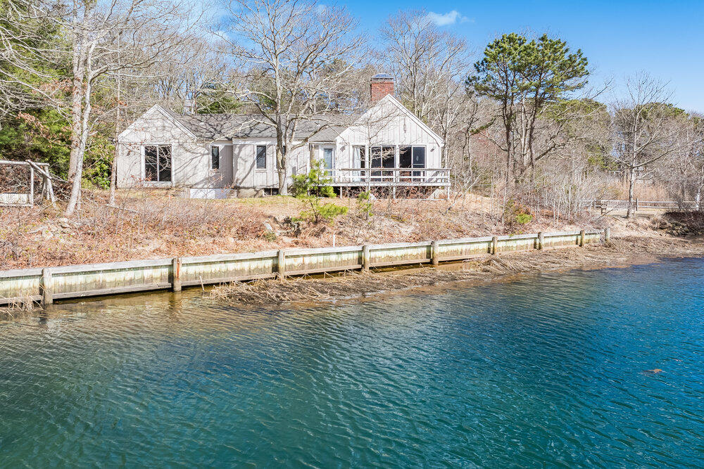 24 Spoondrift Way Mashpee MA 02649