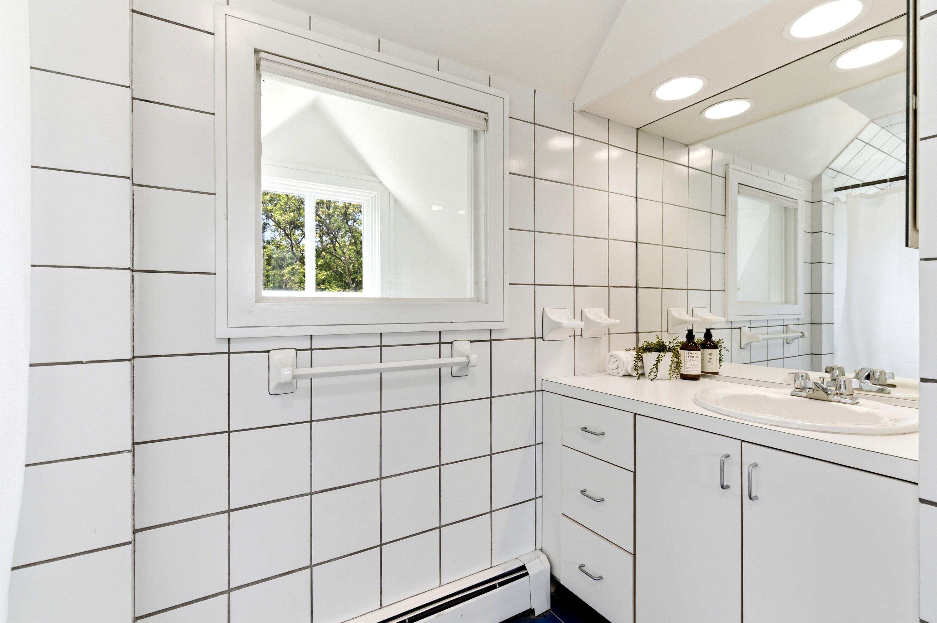 22 Indian Trail Sagamore Beach MA 02562