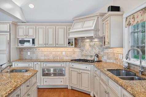 10 Brian Way Harwich MA 02645