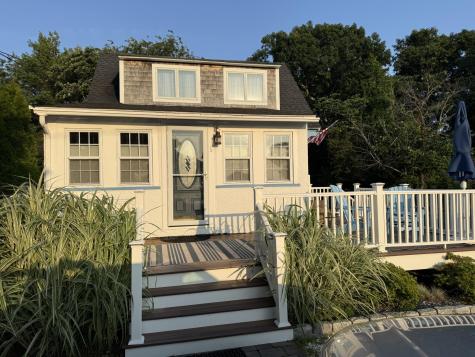 5 Bayview Road Mashpee MA 02649