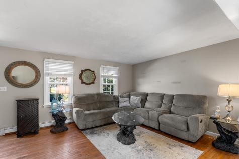 30 Sheffield Place Mashpee MA 02649
