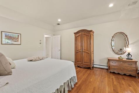 11 Sycamore Avenue Sagamore Beach MA 02562