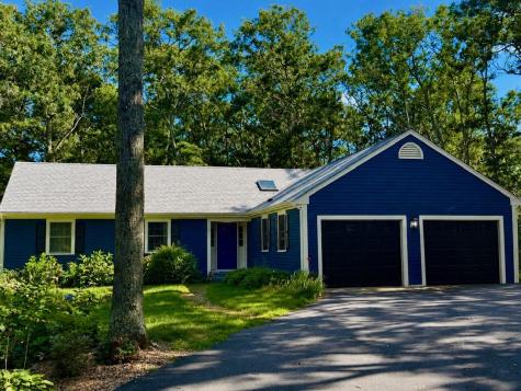 8 Golf Links Circle Sandwich MA 02563