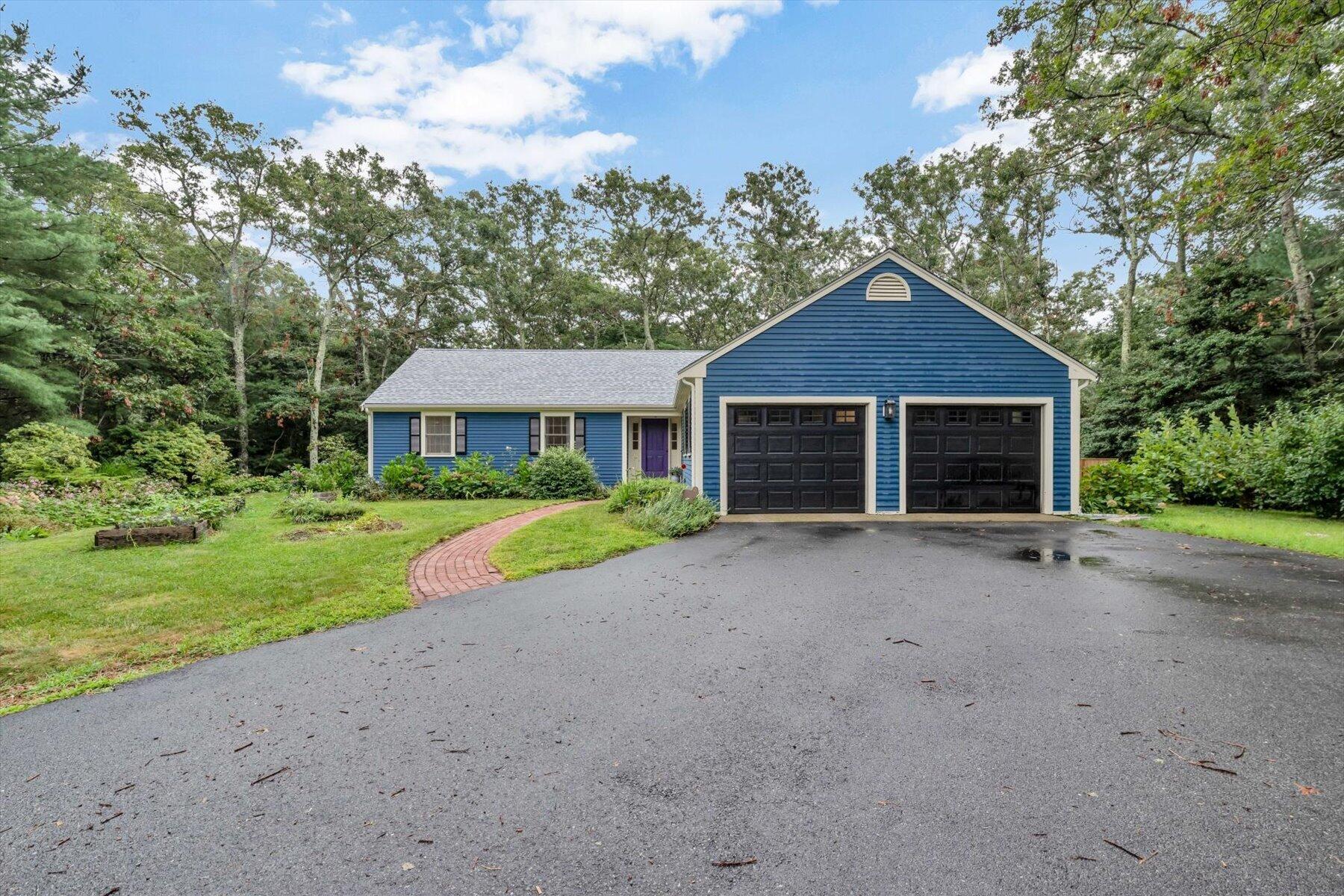 8 Golf Links Circle Sandwich MA 02563