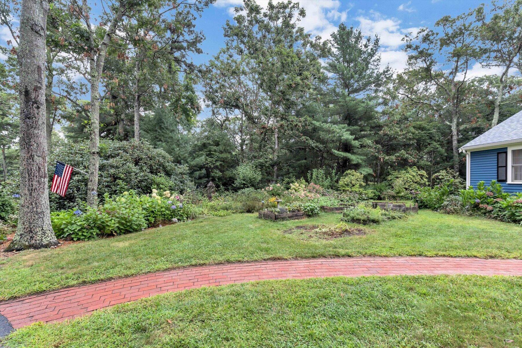 8 Golf Links Circle Sandwich MA 02563