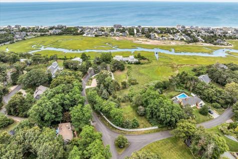 4 Arrowhead Circle MA 02537
