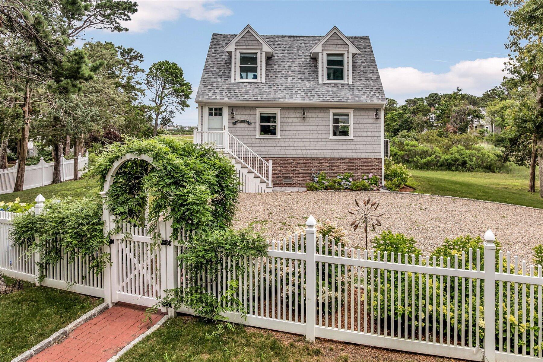 4 Arrowhead Circle East Sandwich MA 02537