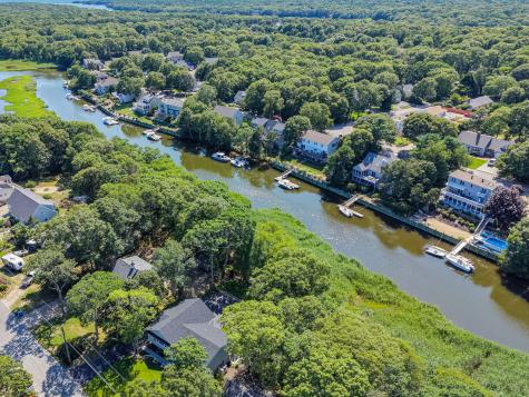 11 Madeline Road Teaticket MA 02536
