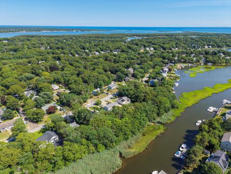 11 Madeline Road Teaticket MA 02536