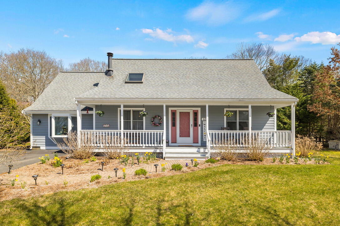 61 Meadow View Drive Falmouth MA 02536