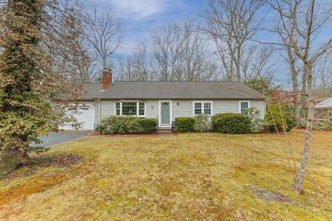 49 Head Of The Pond Lane Barnstable MA 02648