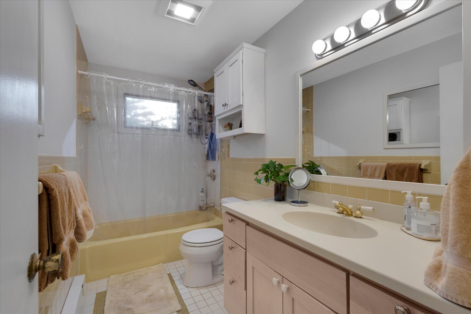 116 Franklin Terrace Tisbury MA 02568