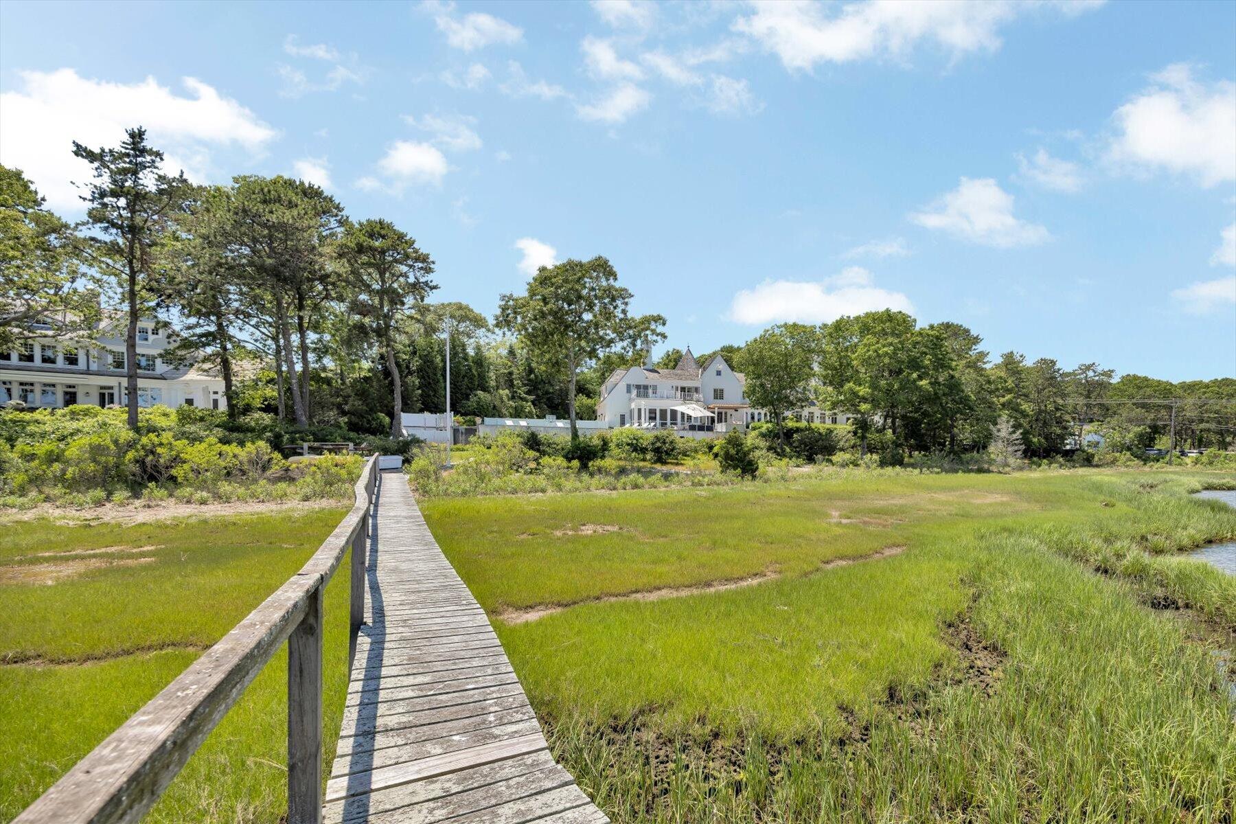 25 Oyster Way Osterville MA 02655