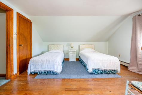 87 Central Avenue East Falmouth MA 02536