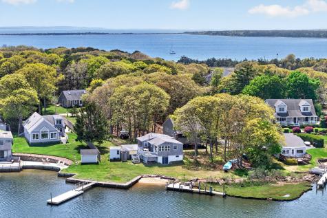 11 Clamshell Lane Mashpee MA 02649