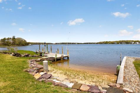 11 Clamshell Lane Mashpee MA 02649