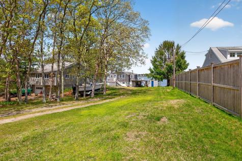 11 Clamshell Lane Mashpee MA 02649