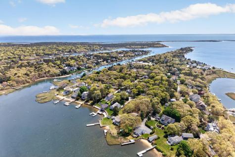 11 Clamshell Lane Mashpee MA 02649