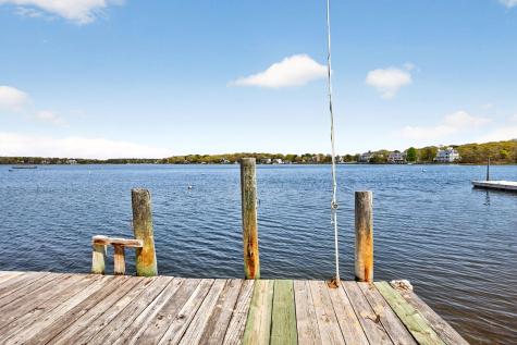 11 Clamshell Lane Mashpee MA 02649
